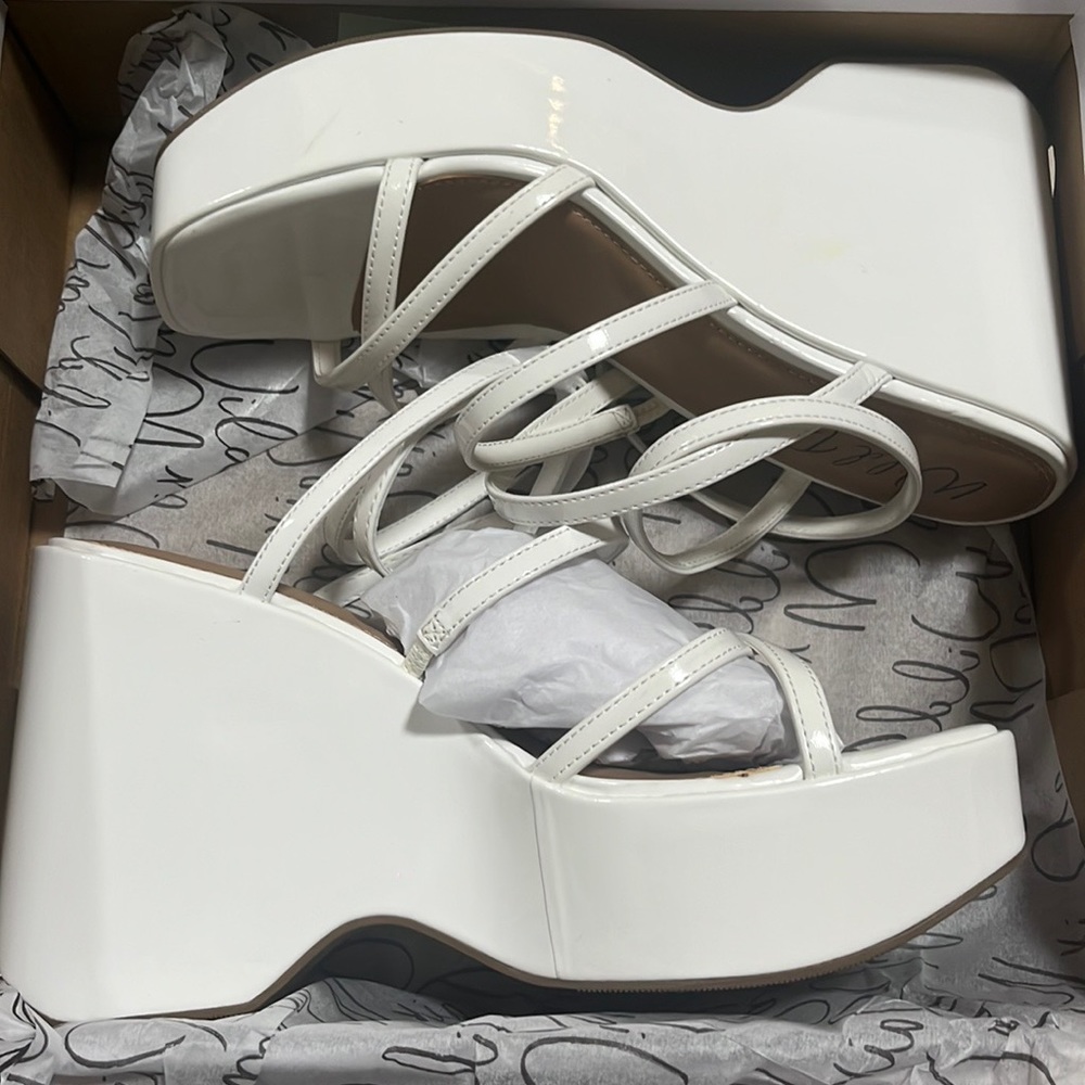 White platform strap heels very comfortable lightweight brand new still in box